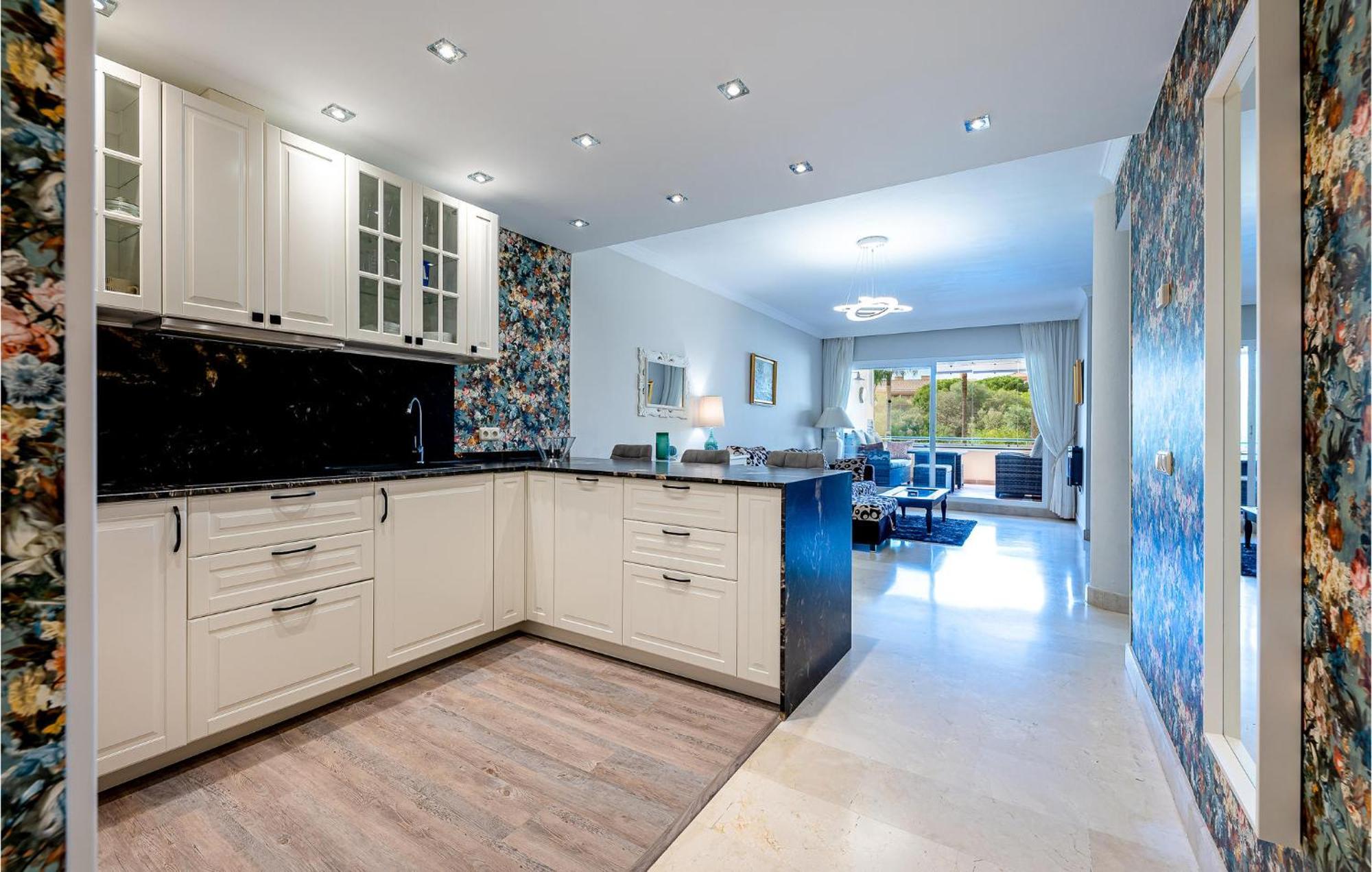 2 Bedroom Gorgeous In Marbella-elviria *